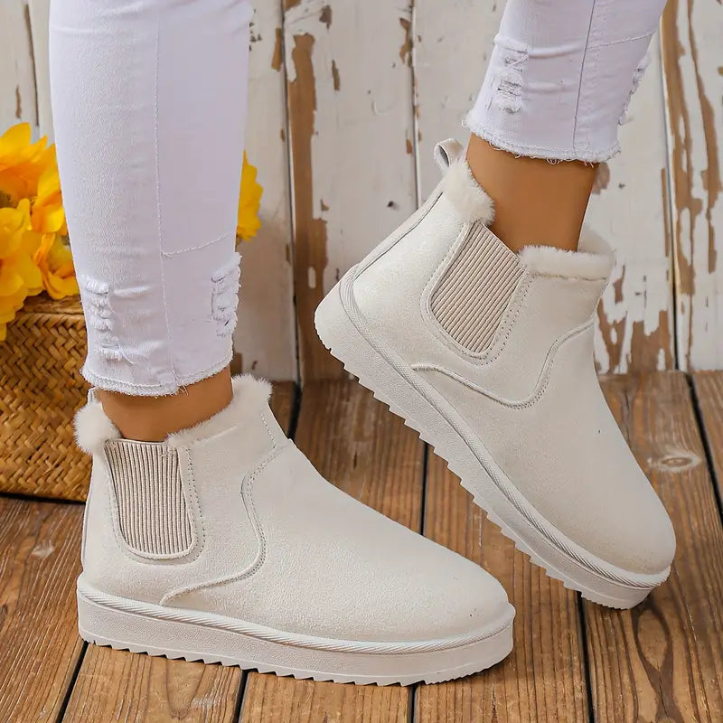 Women's trendy slip-on snow boots